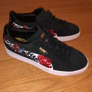 NWOT Puma women’s suede sneaker floral 7.5 38